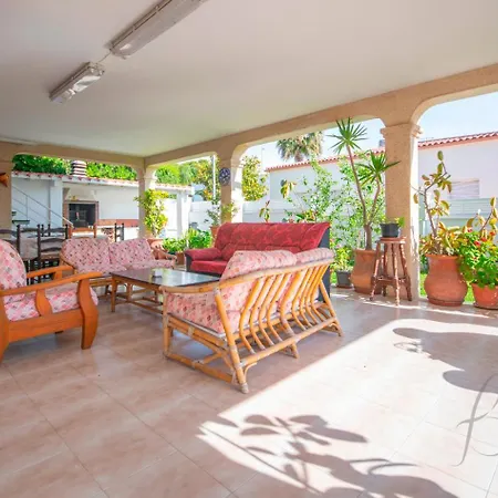 R153 - Espaciosa Con Piscina Privada En * Coma-ruga