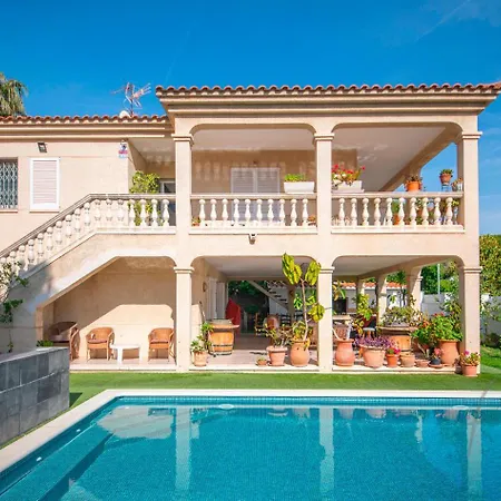 R153 - Espaciosa Con Piscina Privada En Vila *