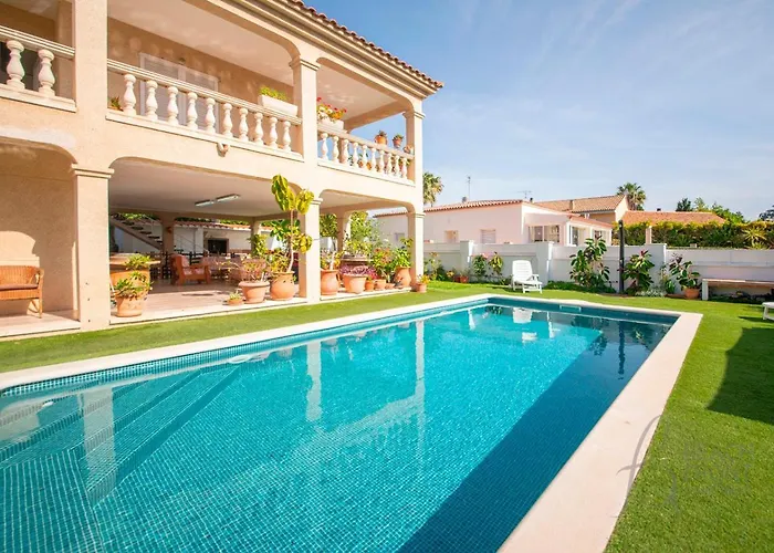 Villa R153 - Espaciosa Con Piscina Privada En