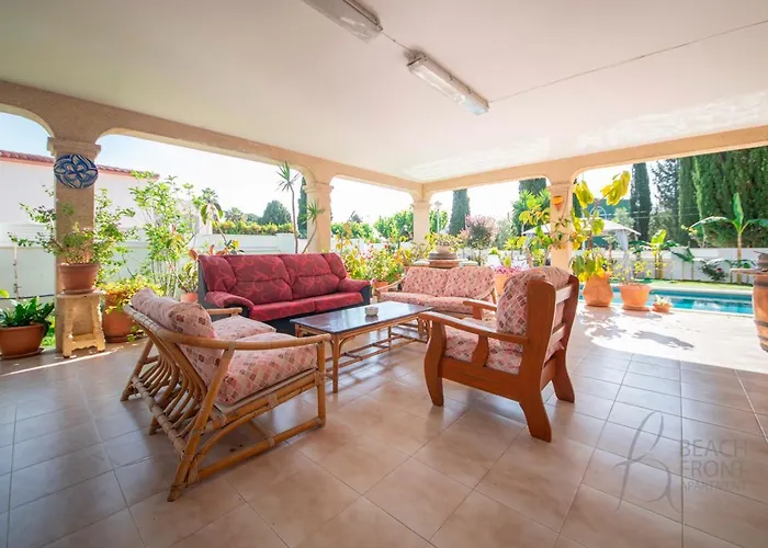Villa R153 - Espaciosa Con Piscina Privada En Coma-ruga