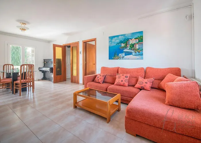 Villa R153 - Espaciosa Con Piscina Privada En Coma-ruga
