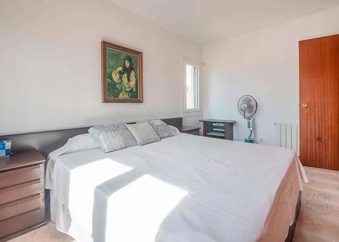 R153 - Espaciosa Con Piscina Privada En Villa Coma-ruga