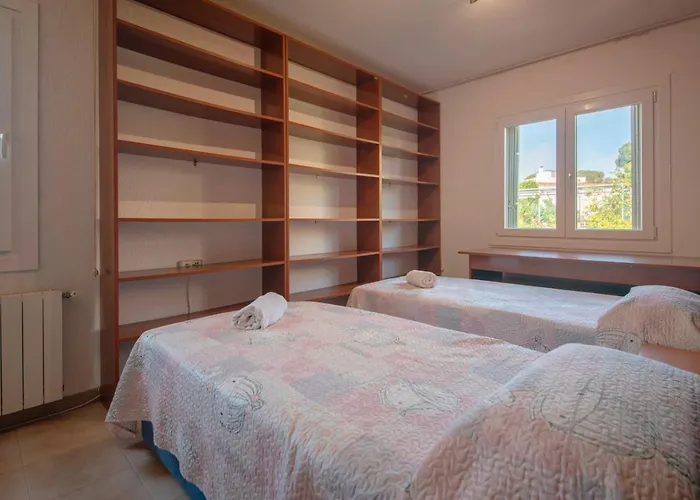 R153 - Espaciosa Con Piscina Privada En