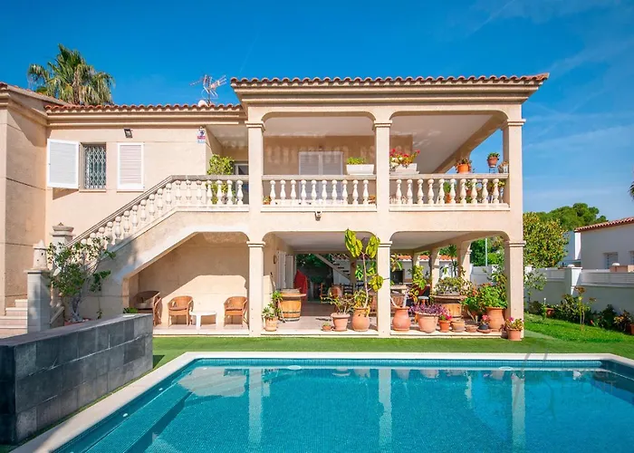 R153 - Espaciosa Con Piscina Privada En Villa *