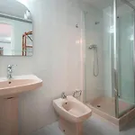 R153 - Espaciosa Con Piscina Privada En *