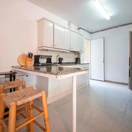 R153 - Espaciosa Con Piscina Privada En 콤마루가