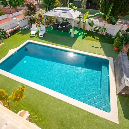 R153 - Espaciosa Con Piscina Privada En 빌라